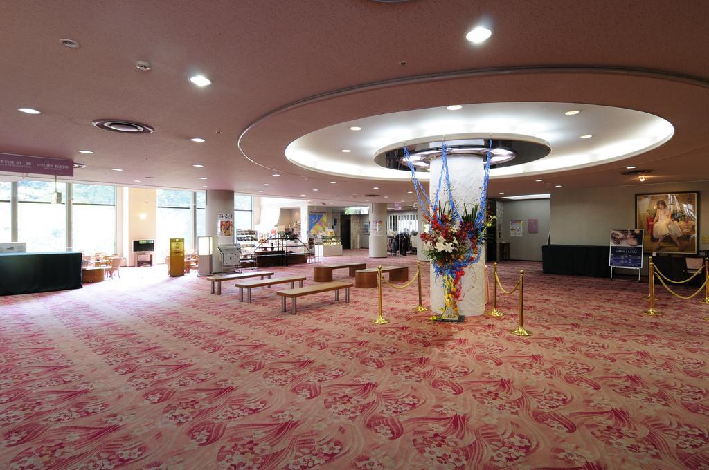 Royal Hotel Yamanaka Onsen Kajikaso كجا المظهر الخارجي الصورة